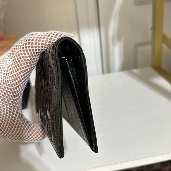 💯 Authentic CHANEL Icon Symbol Charm Patent Leather wallet - Picture 4 of 10